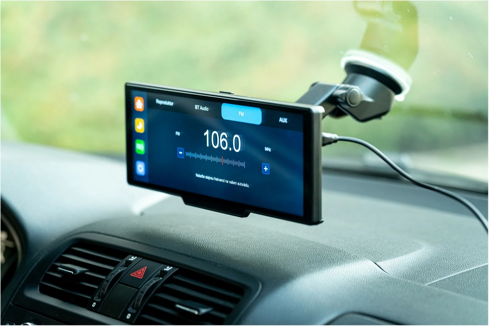 Ekran CarPlay/Android Auto për veturë Sencor SCT M1060BWT, 10.26\" IPS, HD 1060x600, wireless, kamerë mbrapa 1080p, i zi