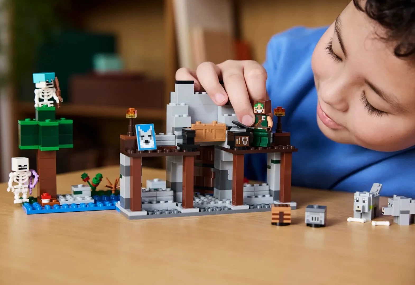 Set LEGO Minecraft 21261 The Wolf Stronghold, 312 pjesë, 3 minifigura