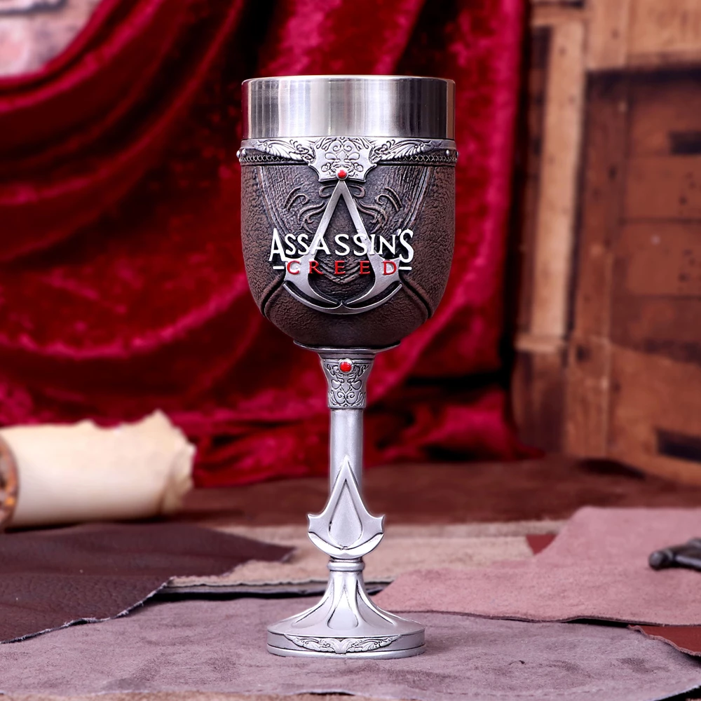 Kupë gobleti Nemesis Now Assassin’s Creed Goblet of the Brotherhood 20.5 cm, e zezë/argjendtë