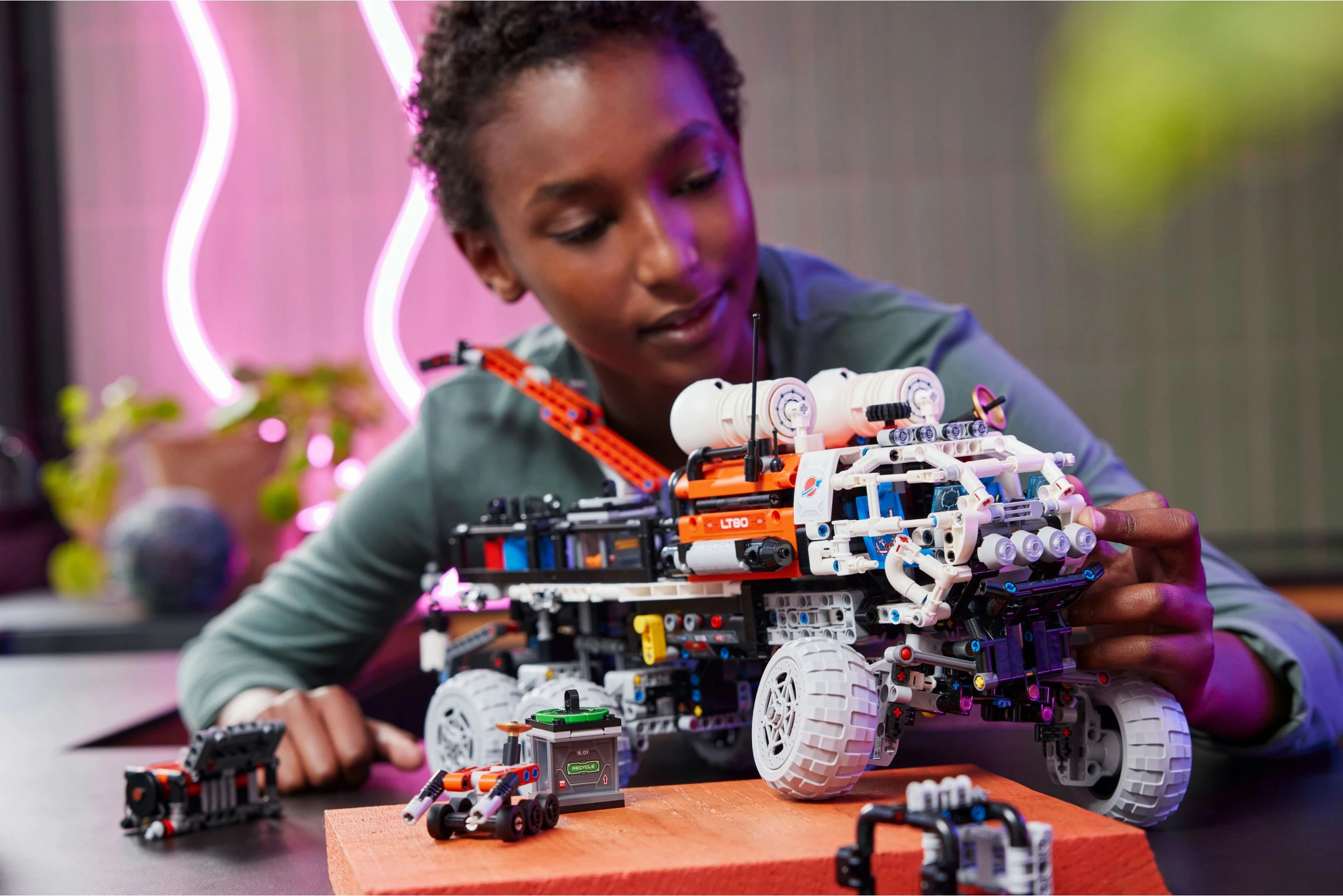 Set ndërtimi LEGO Mars Crew Exploration Rover, 11 vjeç+, 1599 pjesë, shumëngjyrësh