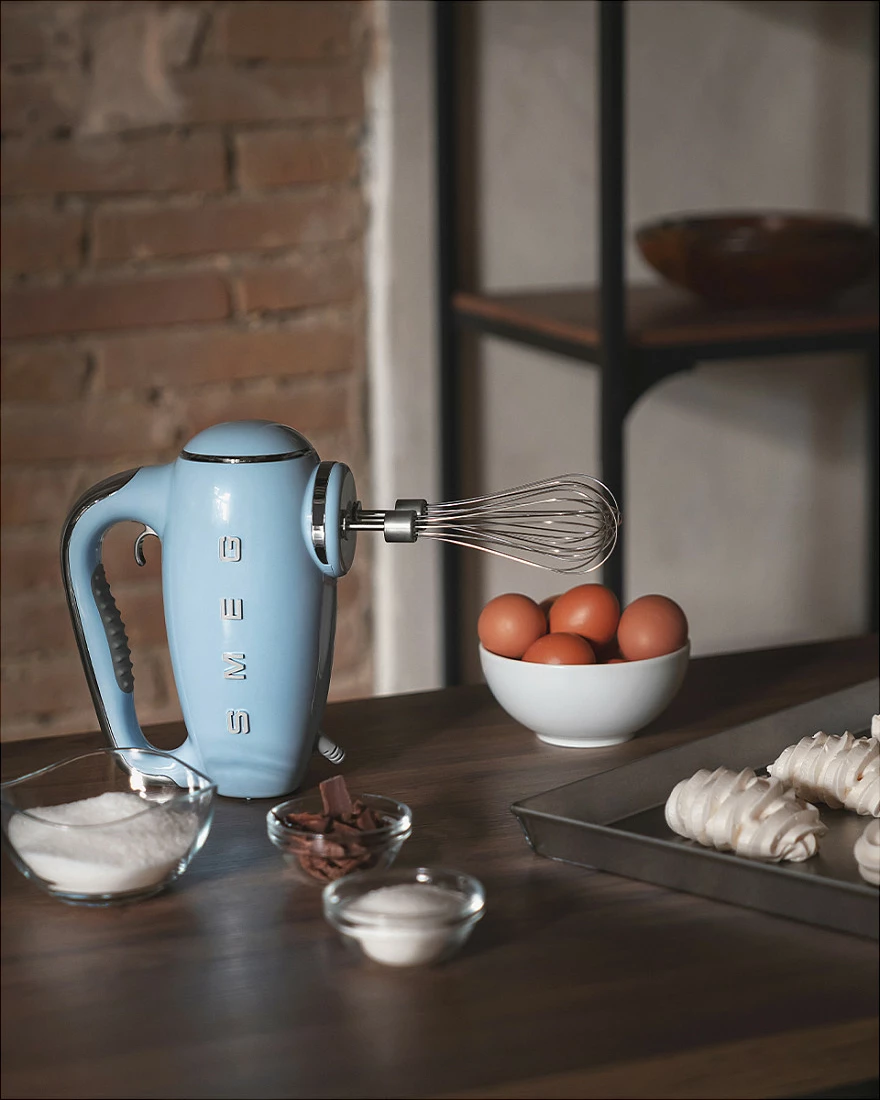 Mikser dore SMEG HMF01PBEU, retro, pastel blu