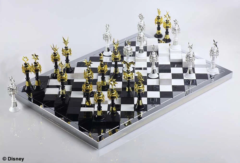 Set shah koleksionues Square Enix Kingdom Hearts III Alba & Ater, 32 figura metalike (16 ari + 16 argjendi) + tabelë