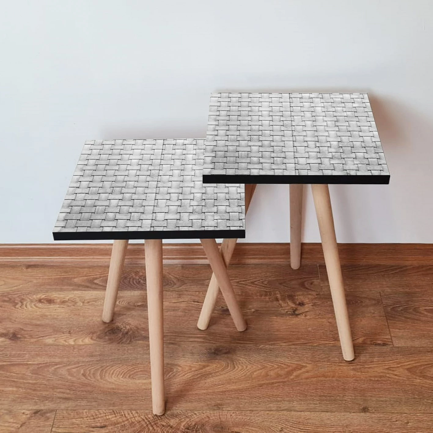 Set tavolinash ndihmëse, dy copë, ngjyrë gri dhe e bardhë, Skye Decor, 2Shp373