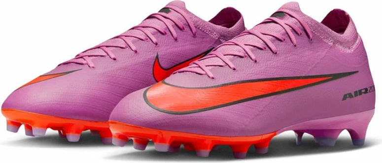 Atlete futbolli Nike, të kuqe