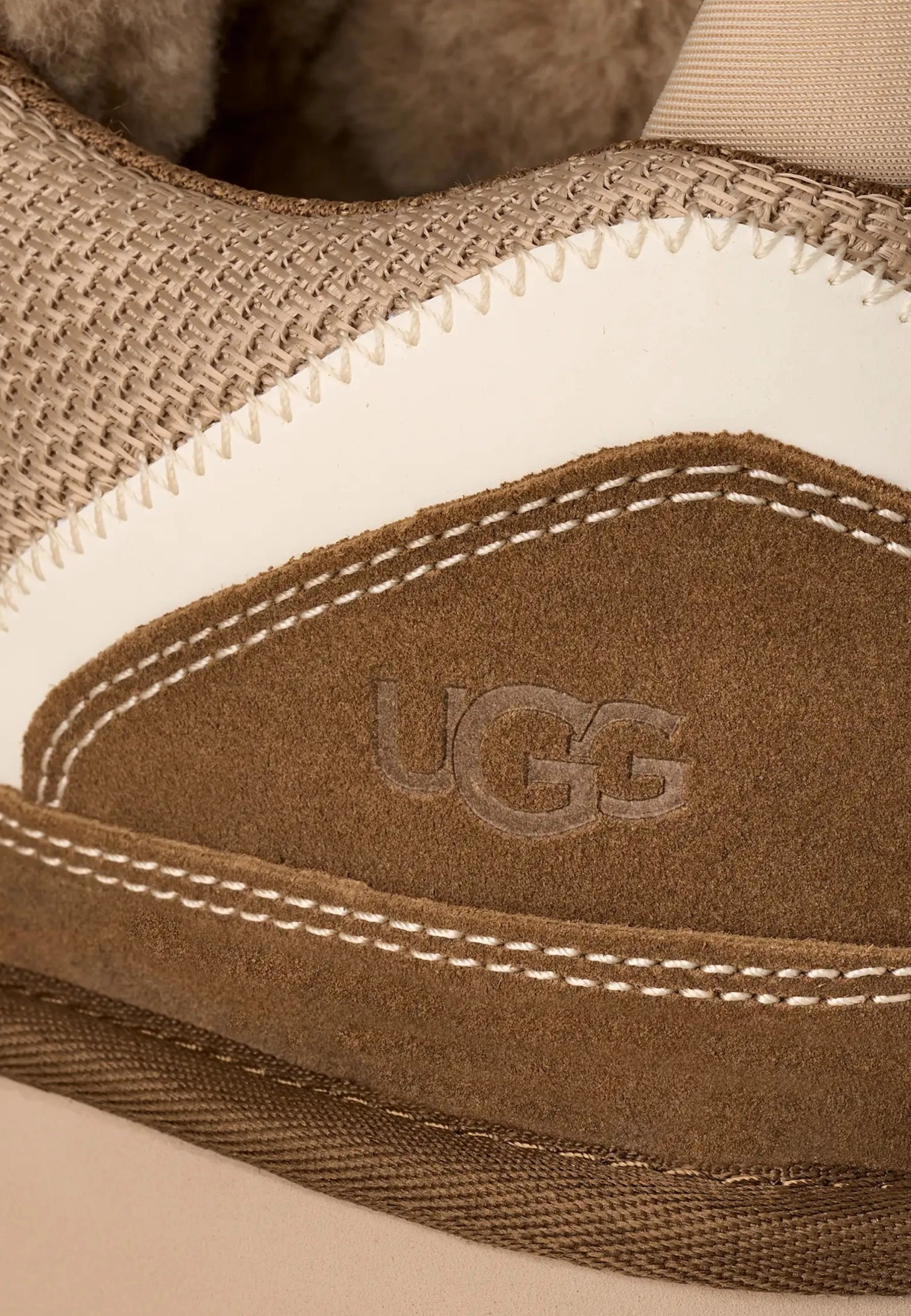 Atlete për femra UGG Lowmel 1144032, kafe [Madhësia: 36]