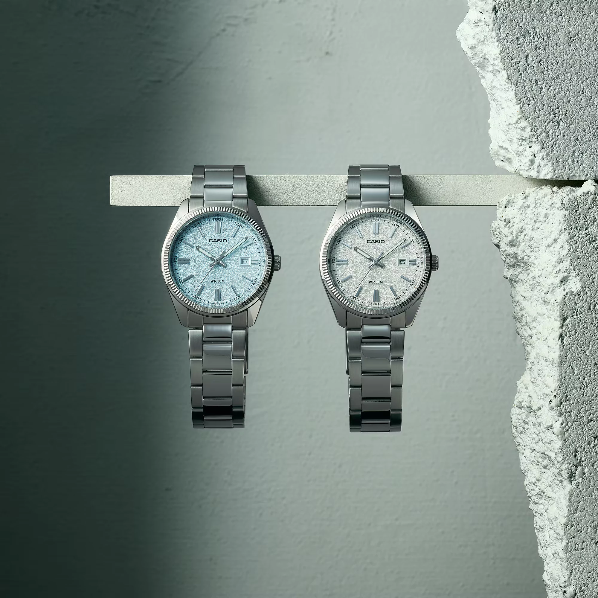 Orë dore Casio MTP-1302DA-2A2V, e argjendtë