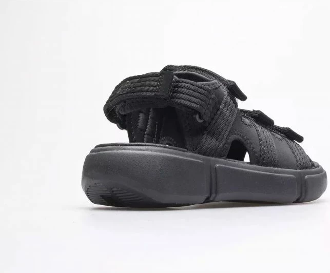 Sandale për femra 4F, të zeza