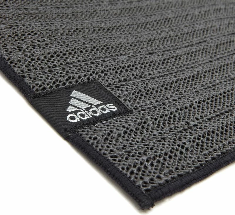 Tapet për Yoga në Nxehtësi adidas, i Zi