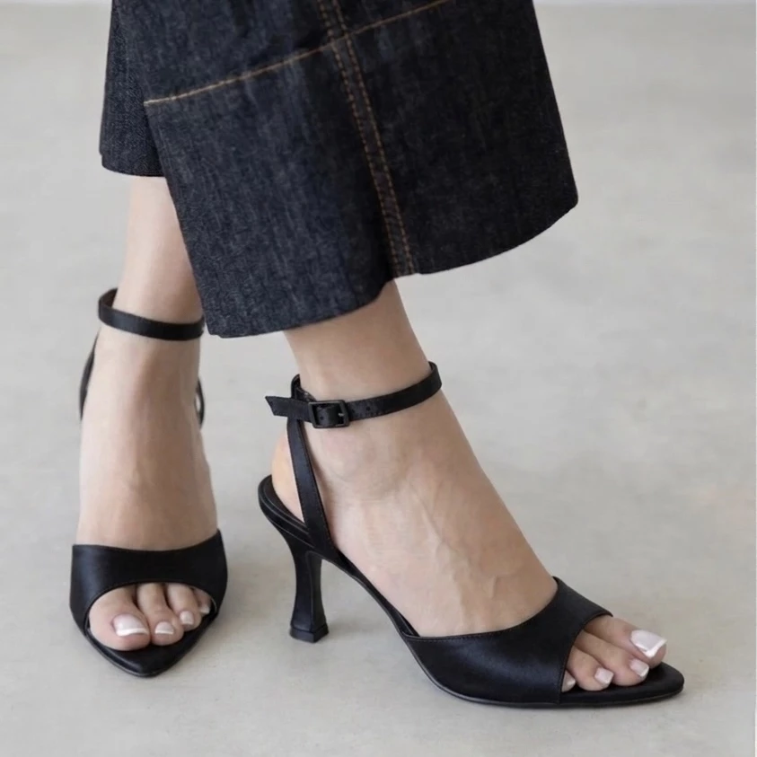 Boris Black Satin [Madhësia: 37]