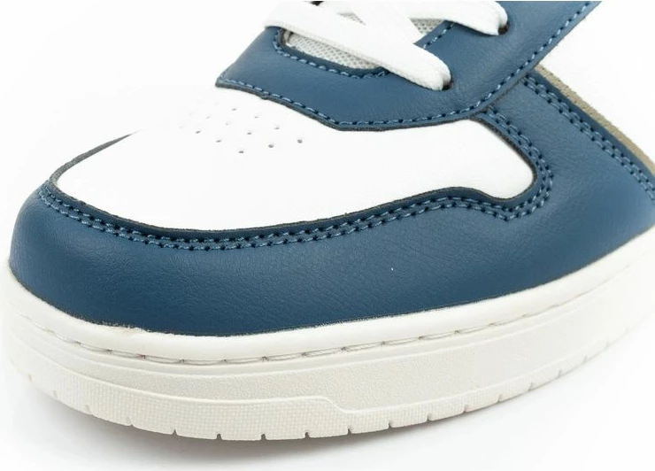 Atlete fëmijësh Levi's Kick Se, të bardha