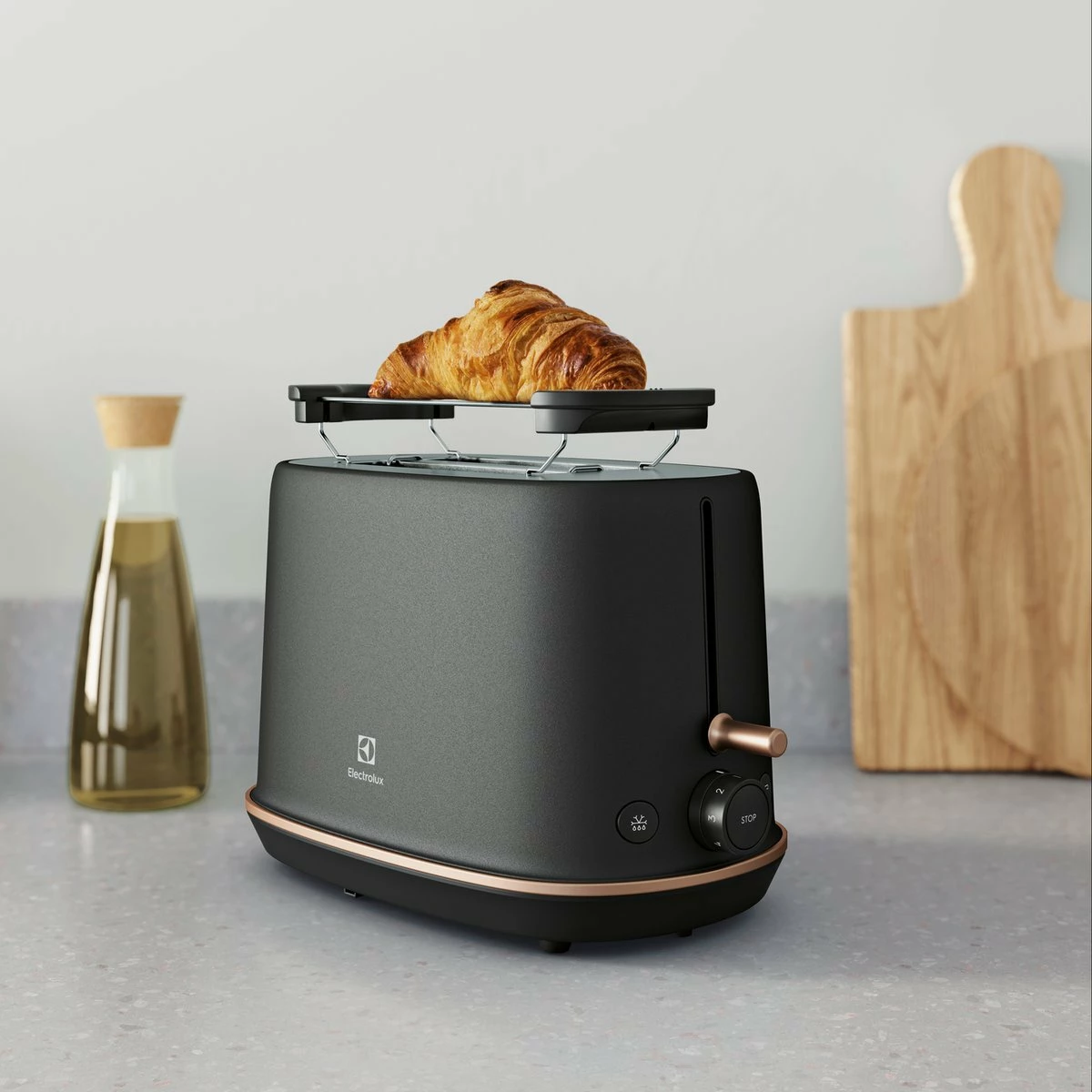 Toster Electrolux E7T1-6BP, 2 feta, 980 W, 7 nivele pjekjeje, tabaka për thërrime, funksion shkrirje, ngrohje buke, e zezë