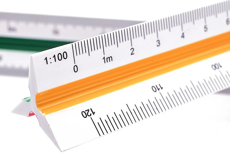 DELI VIZORE PIRAMIDALE 30CM 1/100 8930