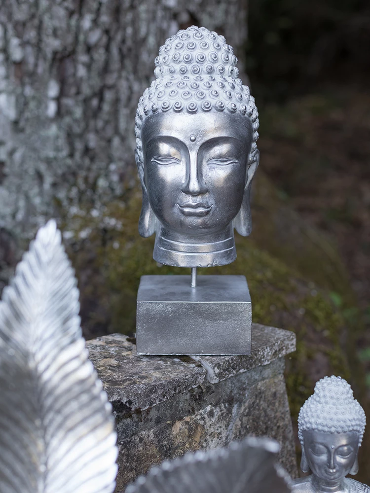 Dekor Buda, polirezine, ngjyrë argjendi, 18x19x42cm