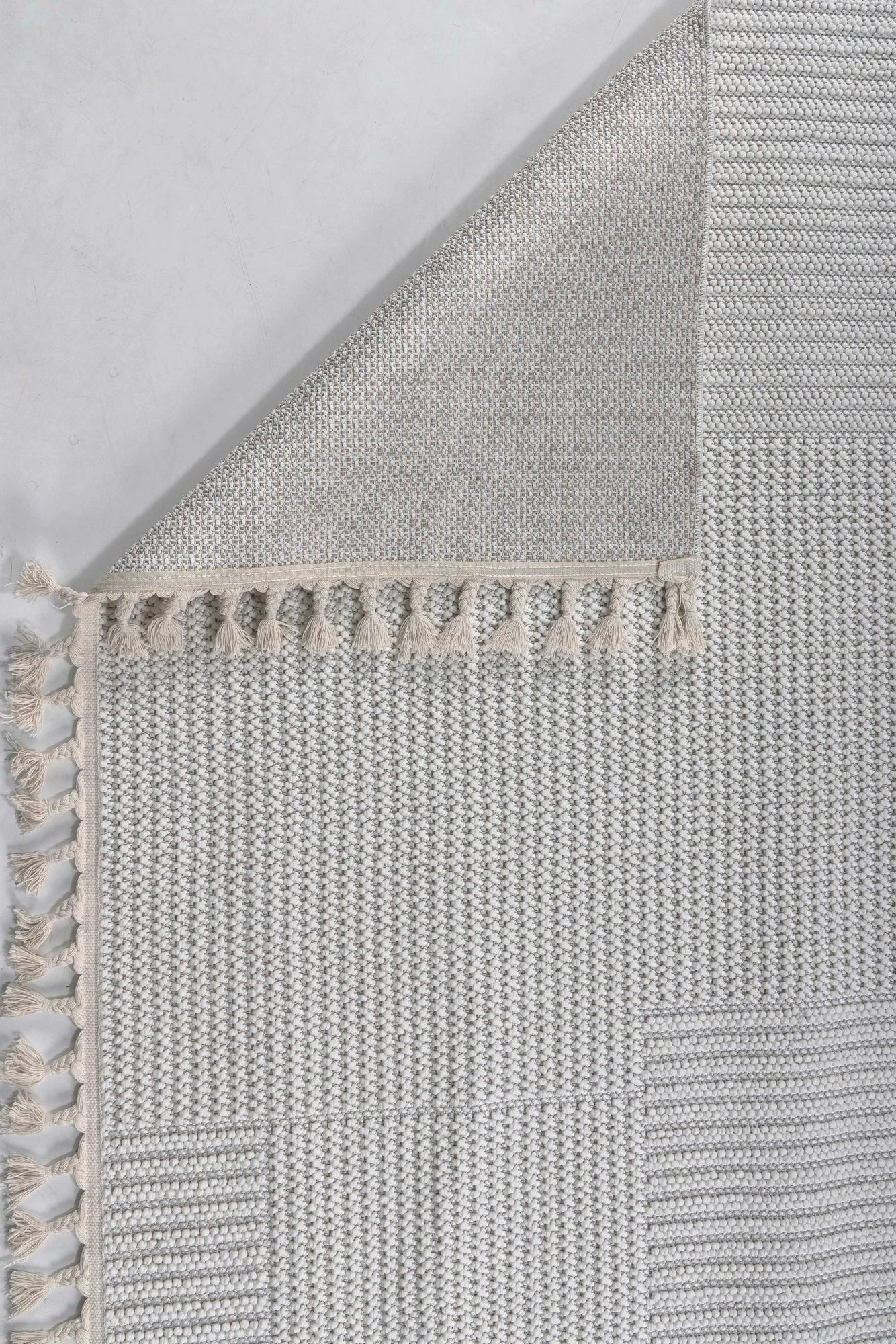 Qilim i bardhë, Conceptum Hypnose, 200x290cm, Korya