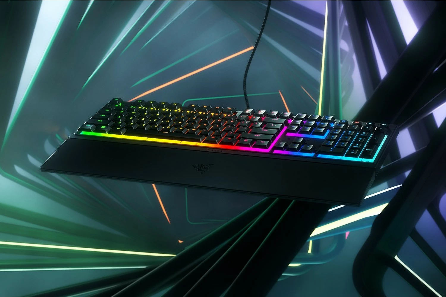 Tastierë gaming Razer Ornata V3, RGB, me kabllo, DE-Layout, me mbështetëse dore, e zezë