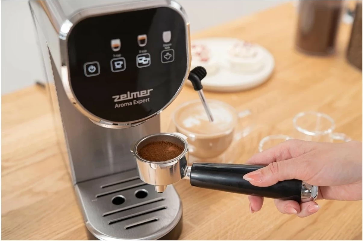Aparat kafeje Zelmer Aroma Expert ZCM7300, presion piston, 900ml, argjendtë