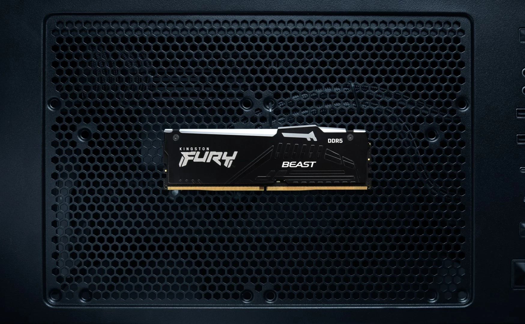 RAM Memorje Kingston FURY Beast 16GB 6000MT/s DDR5 RGB