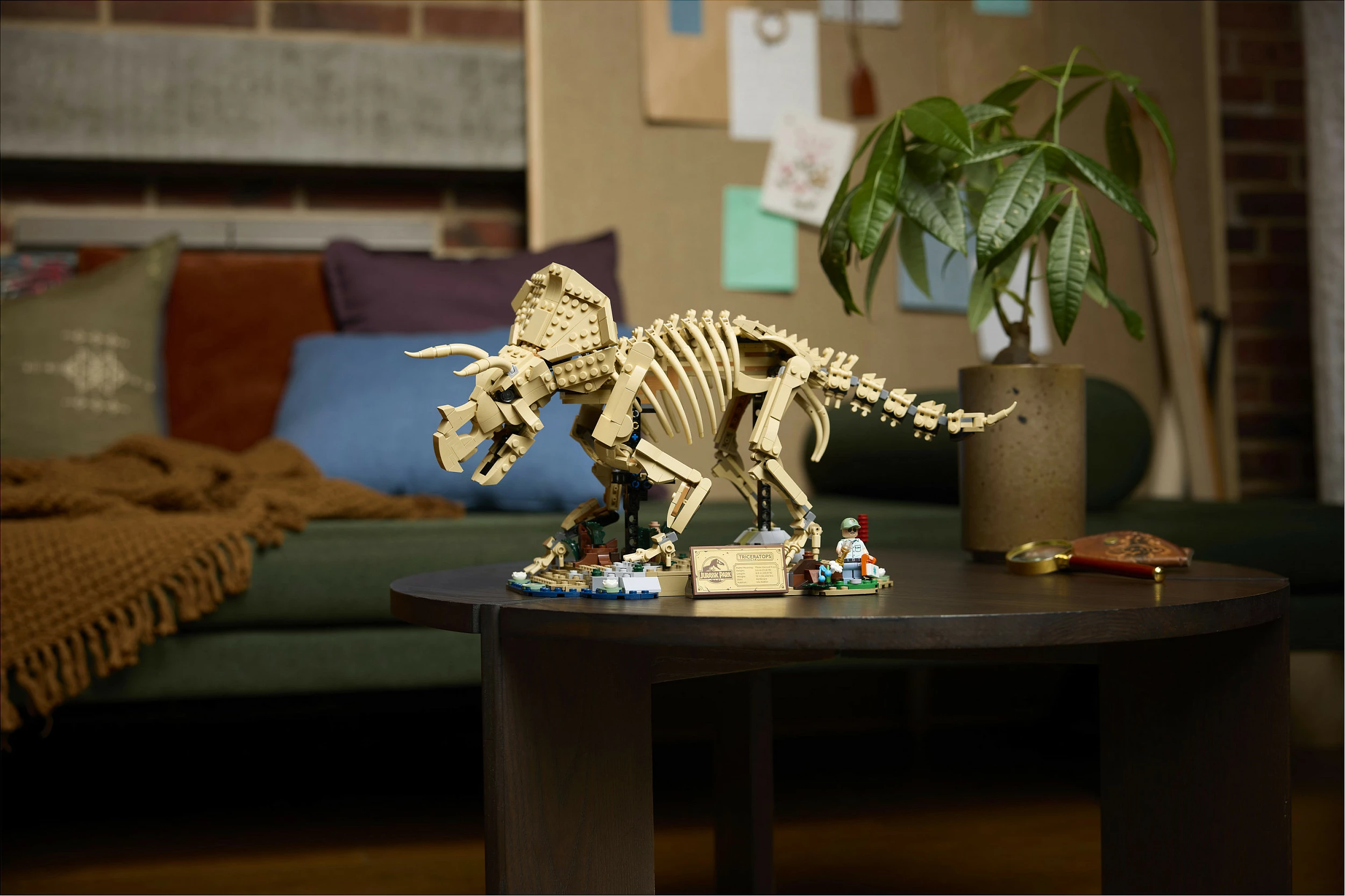 Set ndërtimi LEGO 77985 Dinosaur Fossil Triceratops, 1154 copë, 18+, multikolor