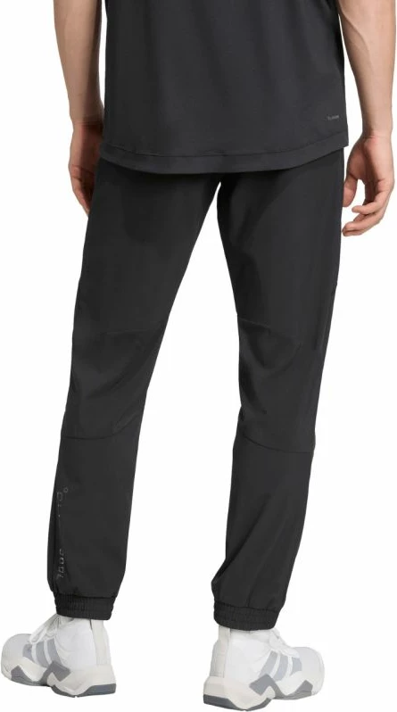 Pantallona sportive për meshkuj adidas Tech Apparel JM8135, të zeza [Madhësia: L]