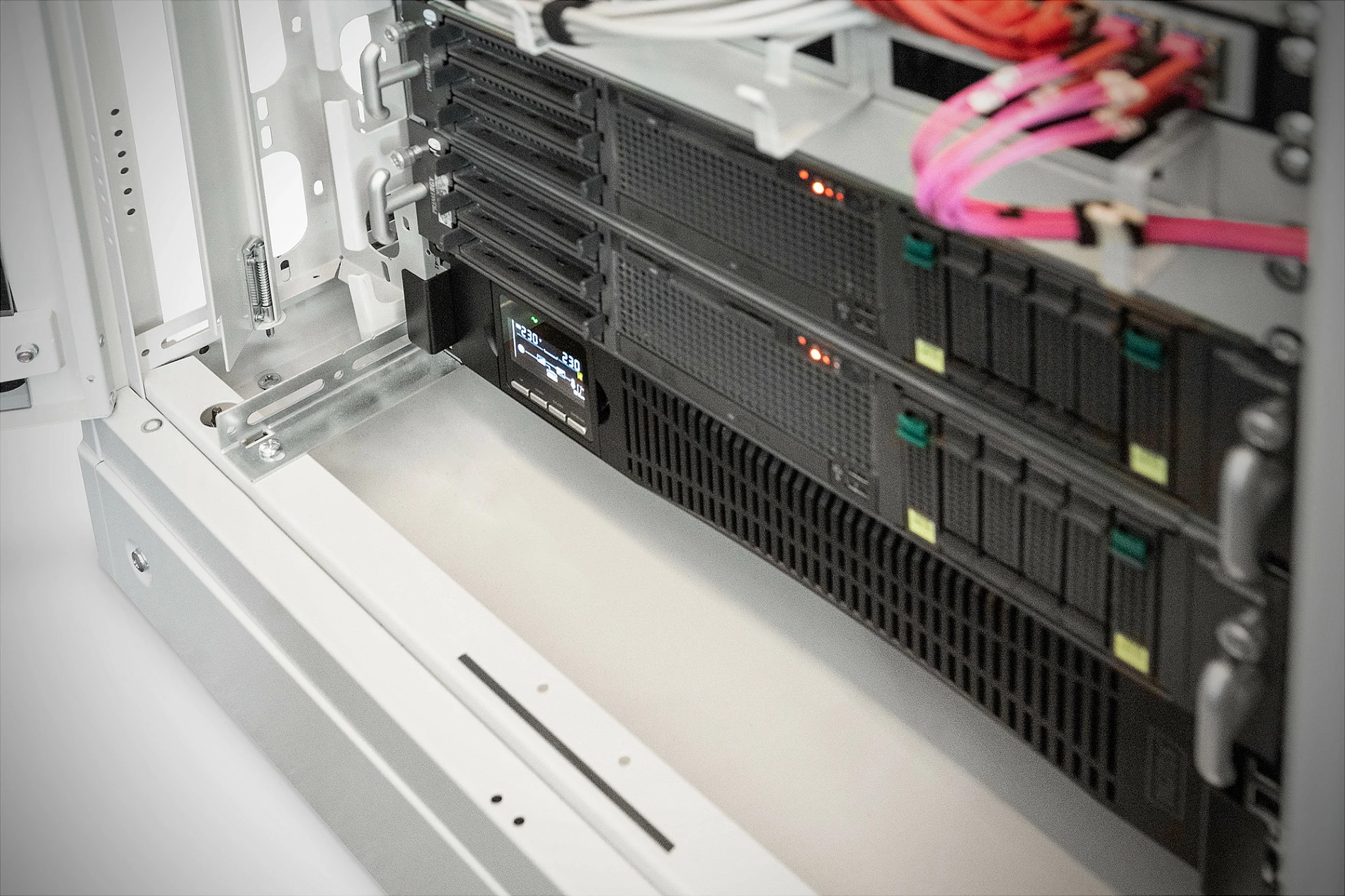 UPS Digitus OnLine 1500VA/1500W, double-conversion, Rack/Tower, 8x C13, e zezë