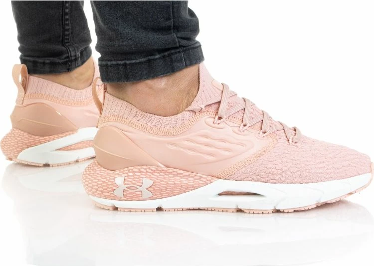 Atlete për femra Under Armour, rozë