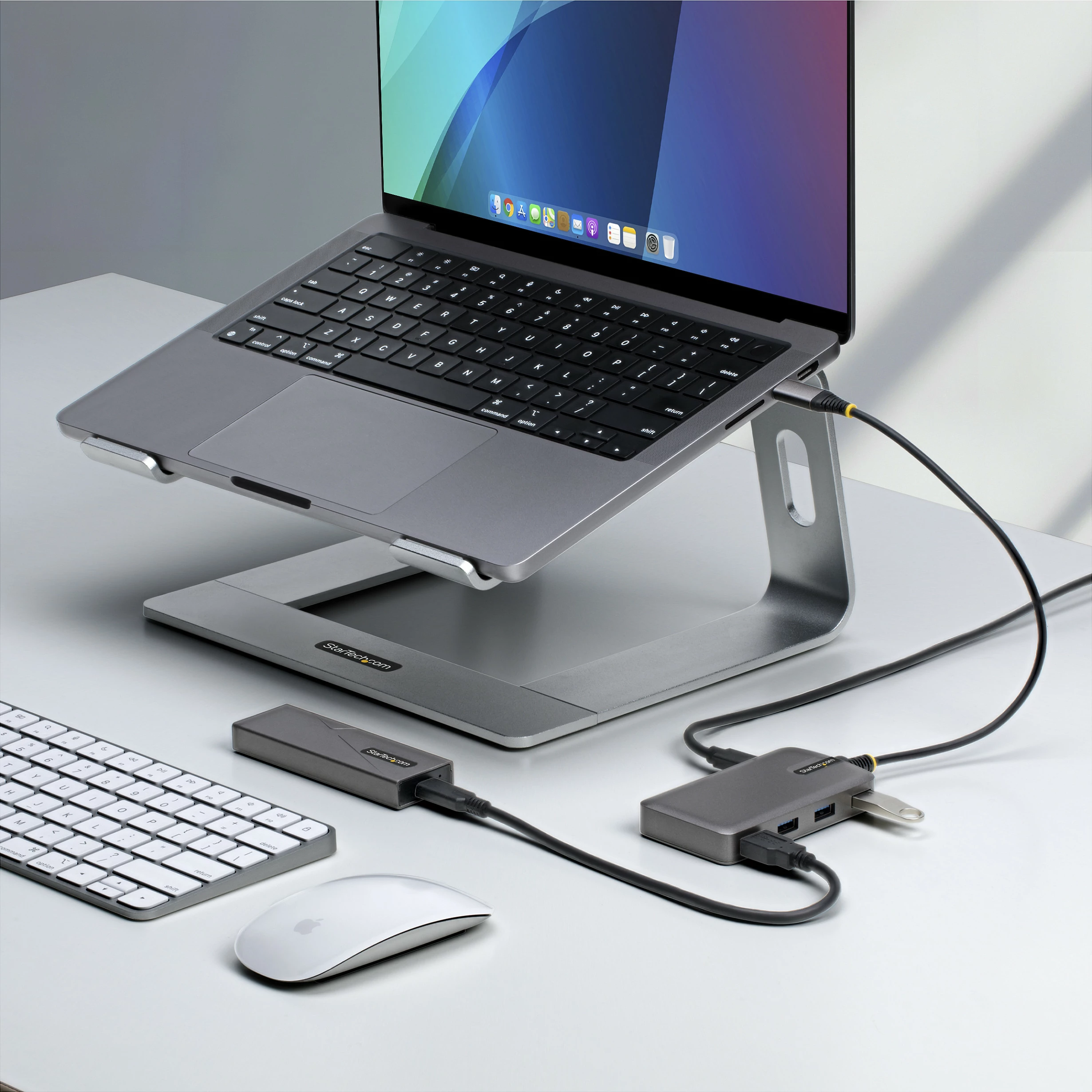 Hub USB-C StarTech 4-Port, 4x USB-A 3.2 Gen 1 5Gbps, Micro-USB për energji shtesë, kabllo 30cm, gri