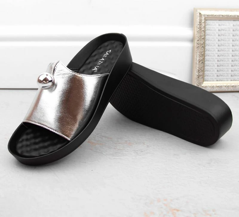 Sandale të mbyllura për femra Sabatina, bezhë