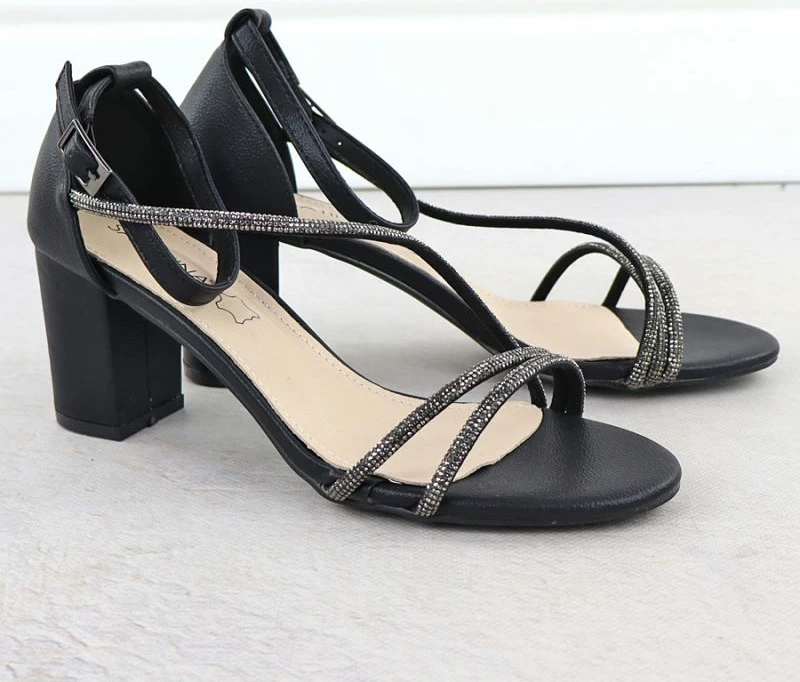 Sandale të mbyllura për femra Sabatina, bezhë