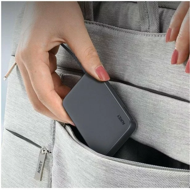 Powerbank Aukey PB-Y53P 10000mAh 22.5W, 3 porta (2x USB-C/1x USB-A), kabllo USB-C e integrume, i zi