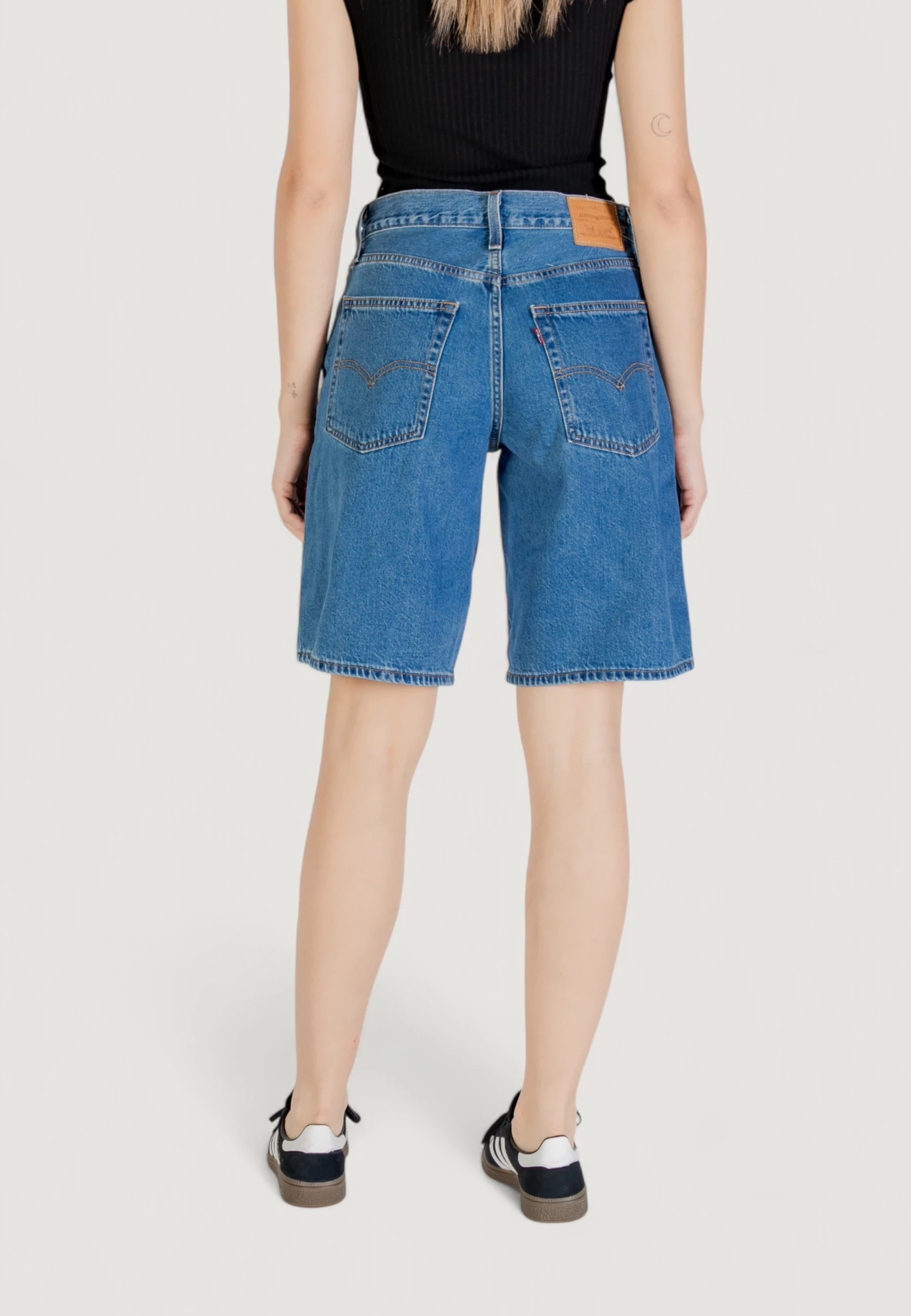 Shorce për femra Levi's BAGGY DAD JORT FOOLISH LOVE 000MJ-0001, denim [Madhësia: W30]