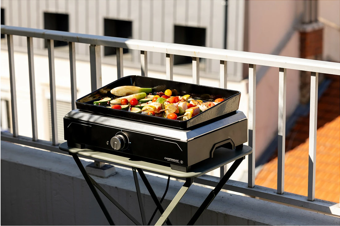 Plancha elektrike Campingaz 1 XD, 2100W, sipërfaqe 450×300 mm, gize e emaluar, e zezë