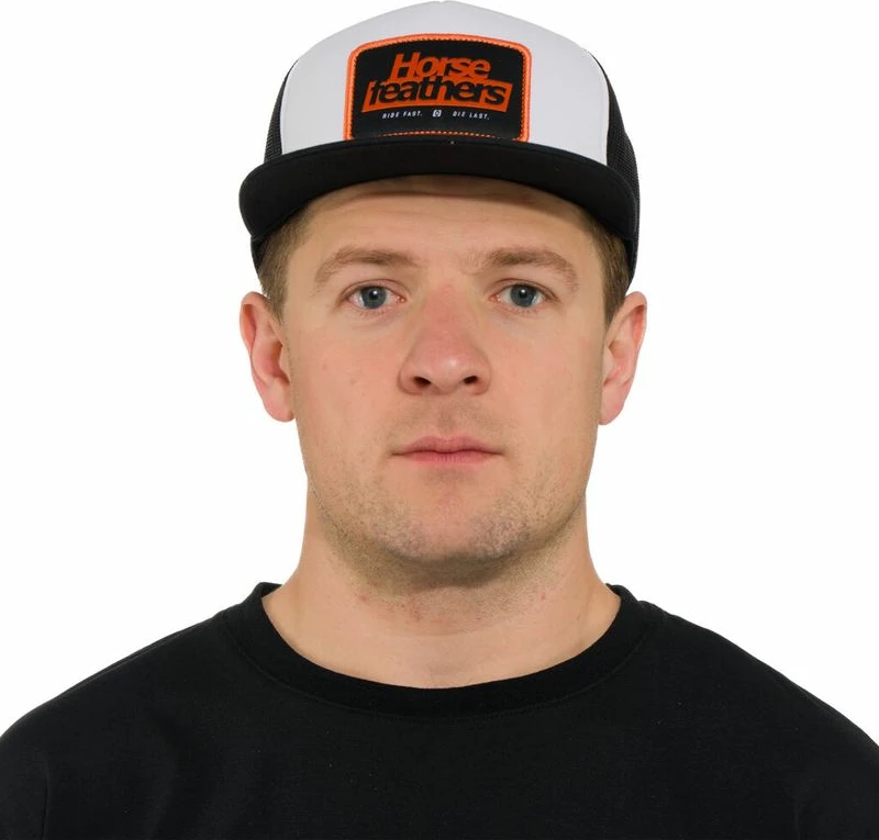 Kapele Per Meshkuj Caster Bardhe