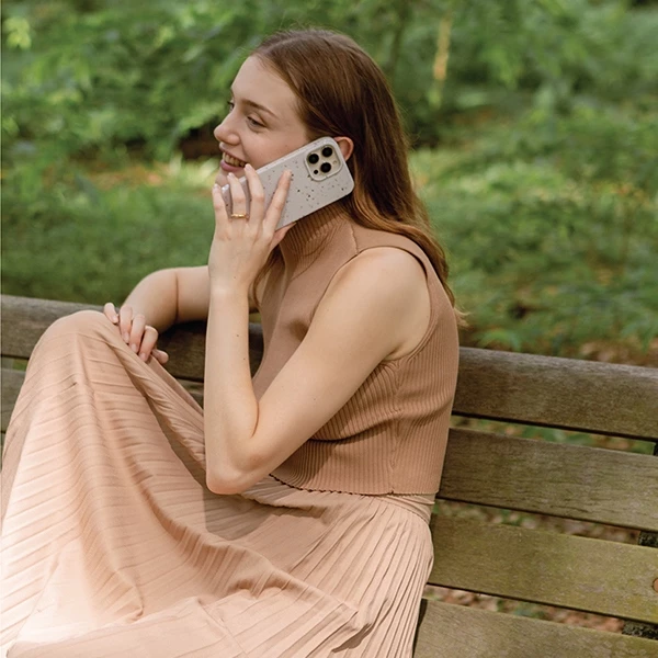 Mbështjellës UNIQ Coehl Terrazzo për iPhone 14 Plus, sand