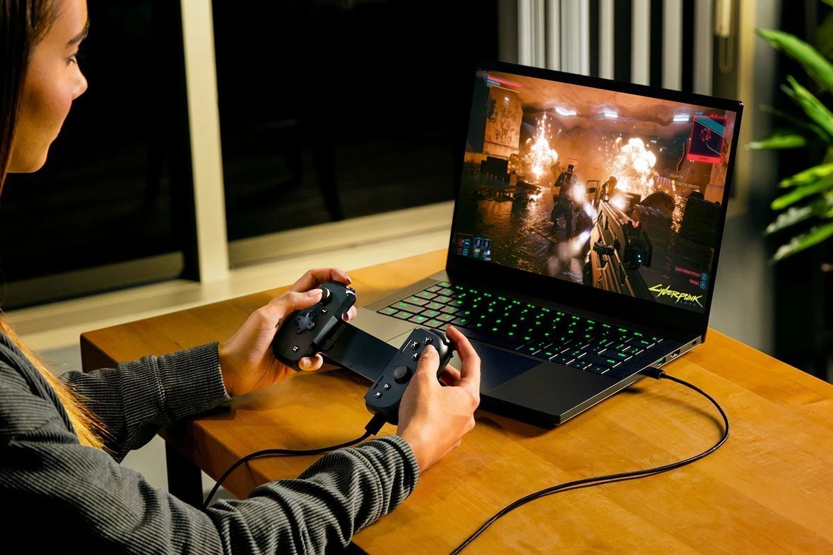 Gamepad Razer Kishi V2 USB-C (RZ06-05110100-R3M1) i zi