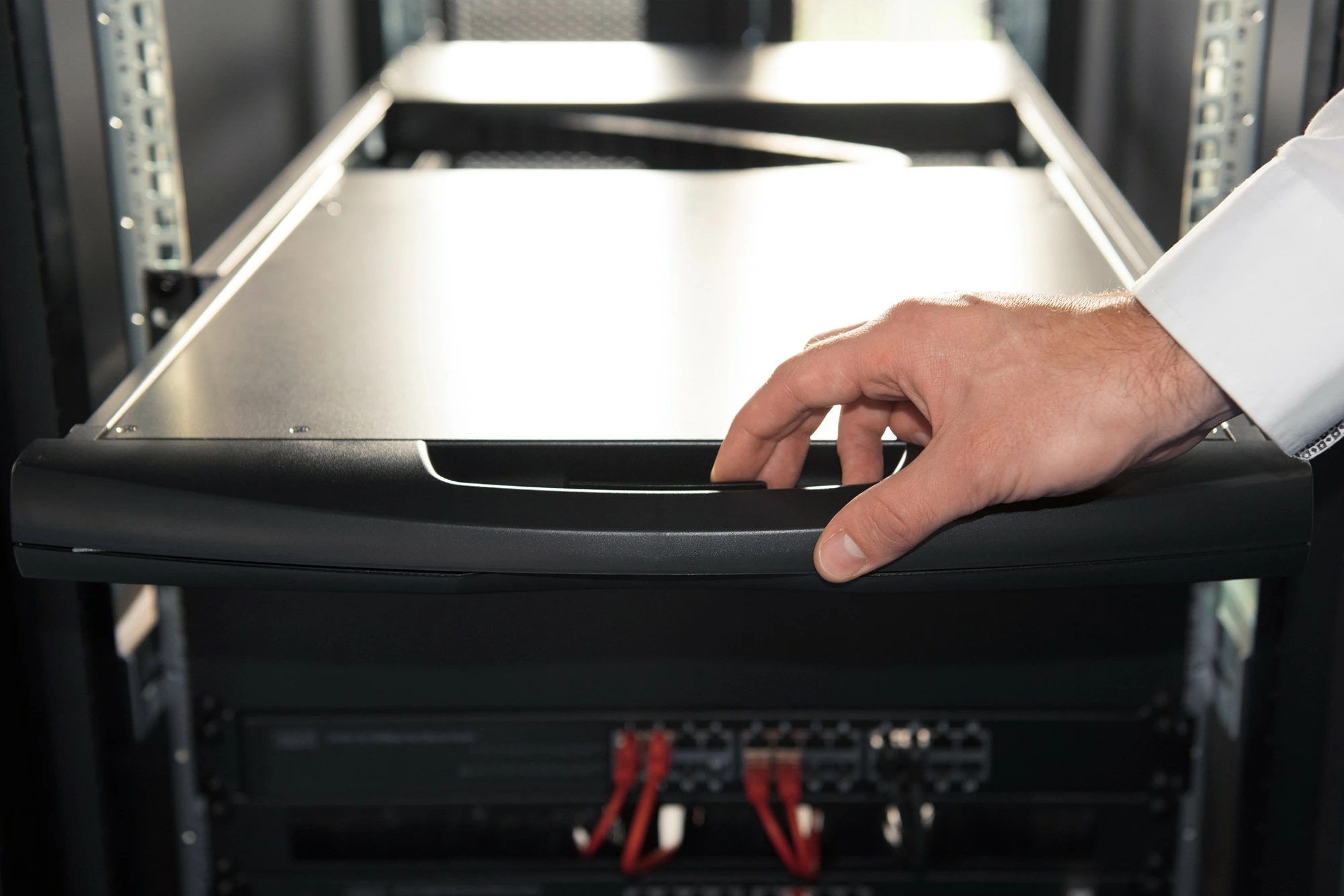 Konzolë modulare Digitus 19" HD LCD, 1-port VGA KVM, e zezë