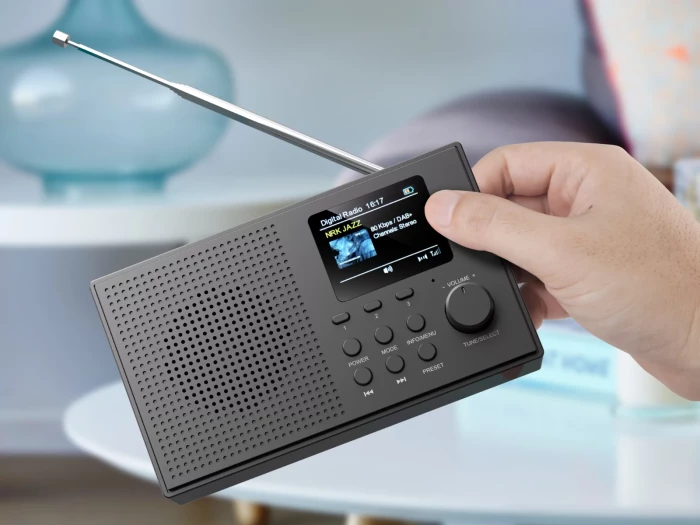 Radio me altoparlant SANDBERG Speaker Radio DAB+BT Recharge 421-39, bateri 2000 mAh, ekran TFT 2.0", Bluetooth 5.3, e zezë