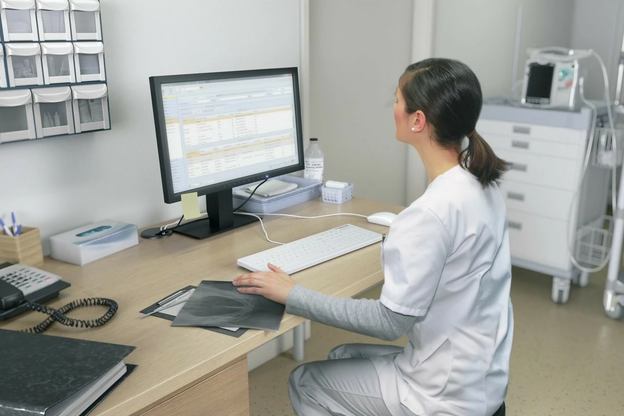 Tastierë mjekësore Cherry AK-C8112, Full-size, Wired, USB, Scissor key switch, Bardhë