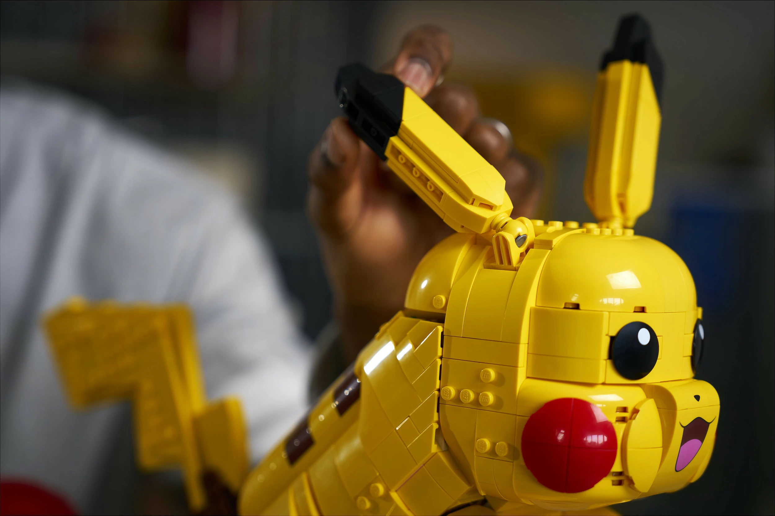 Set ndërtimi LEGO Pokémon Pikachu dhe Poké Ball 72152, 2050 copë, multikolor
