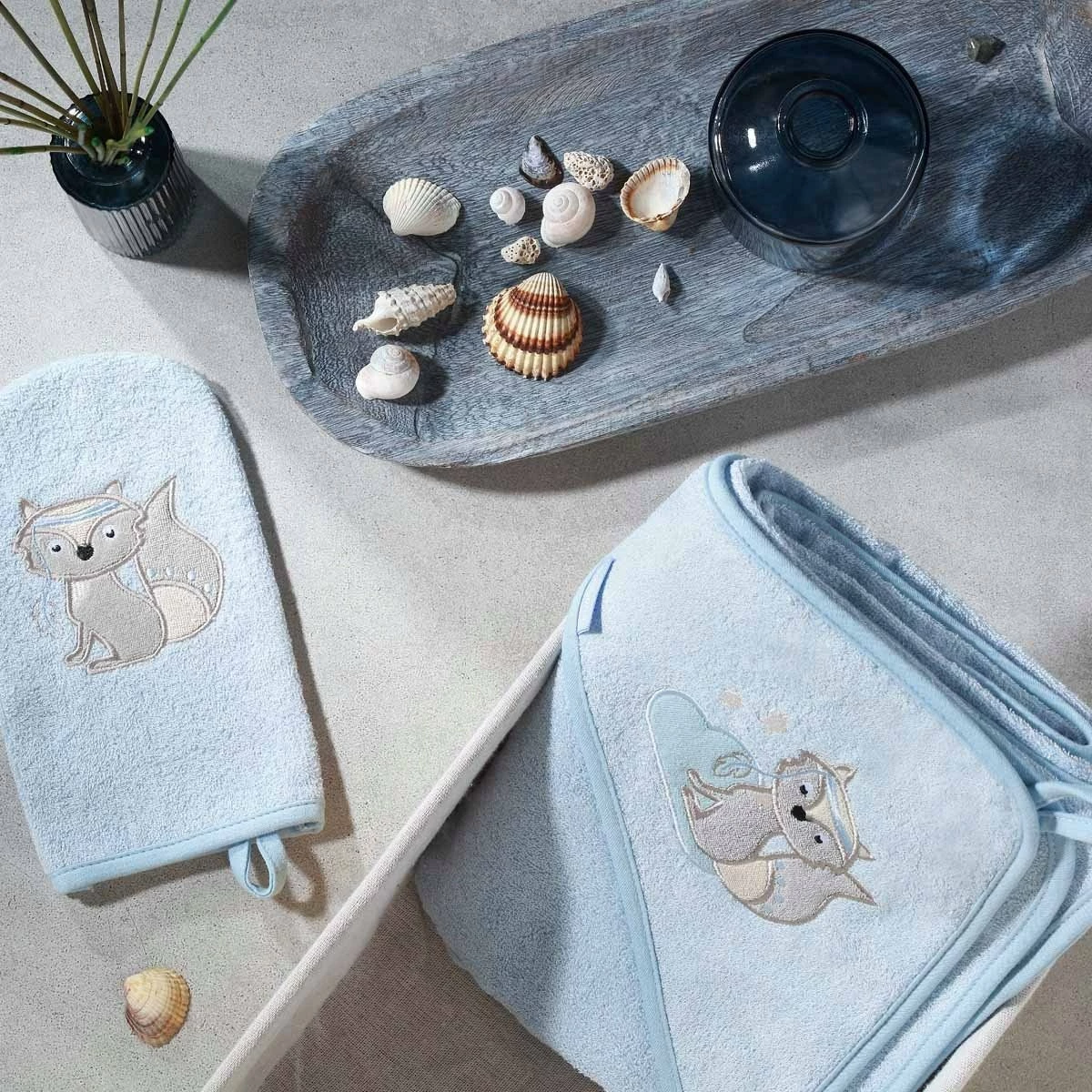 Peshqir banje me kapuç BabyOno 346/05 100x100 cm, bambu/pambuk, gri me aksente blu