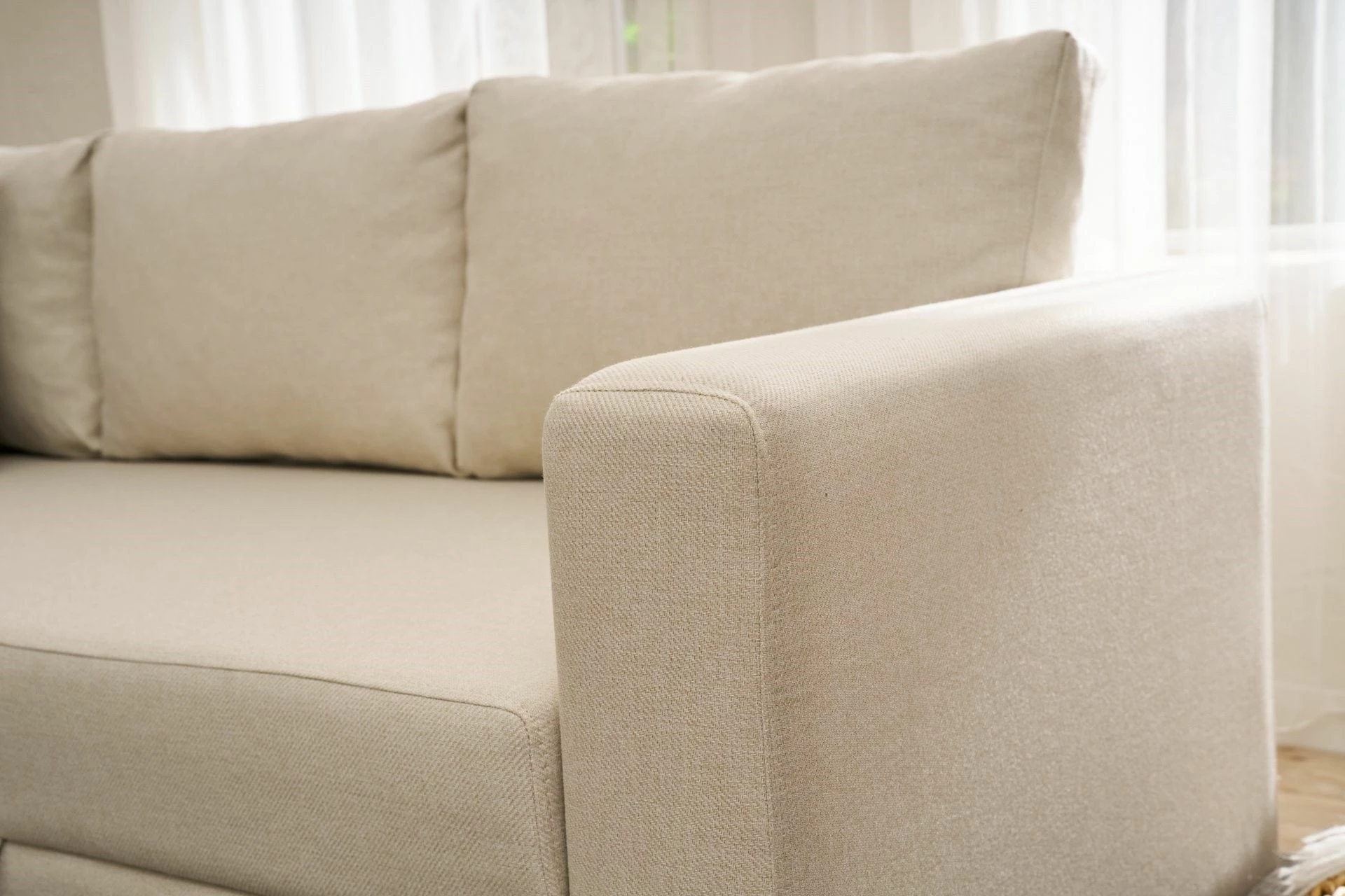 Kënd-sofë-krevat Atelier del Sofa, Aly Arzilla, kënd majtas, krem