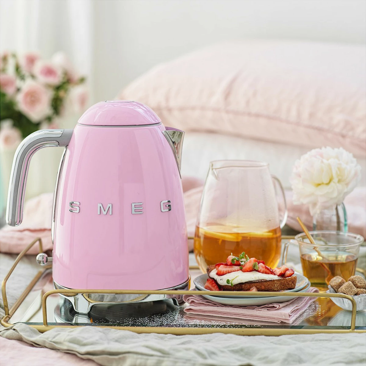 Ibrik elektrik SMEG KLF03PKEU, 1.7L, 2400W, rozë