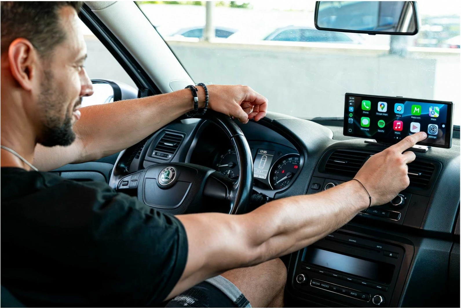 Ekran CarPlay/Android Auto për veturë Sencor SCT M1060BWT, 10.26\" IPS, HD 1060x600, wireless, kamerë mbrapa 1080p, i zi