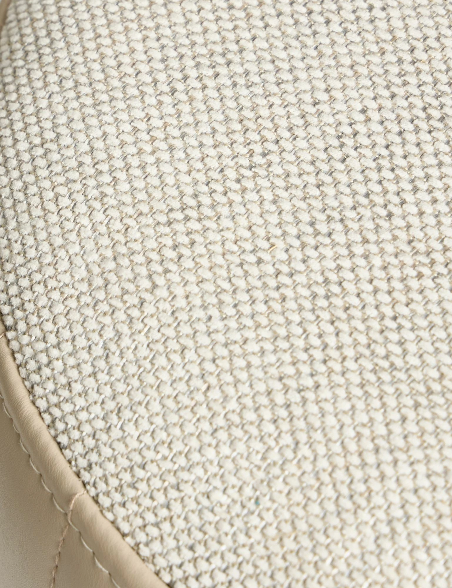 Tufet Nordica, Atelier del Sofa, ngjyrë bezhë