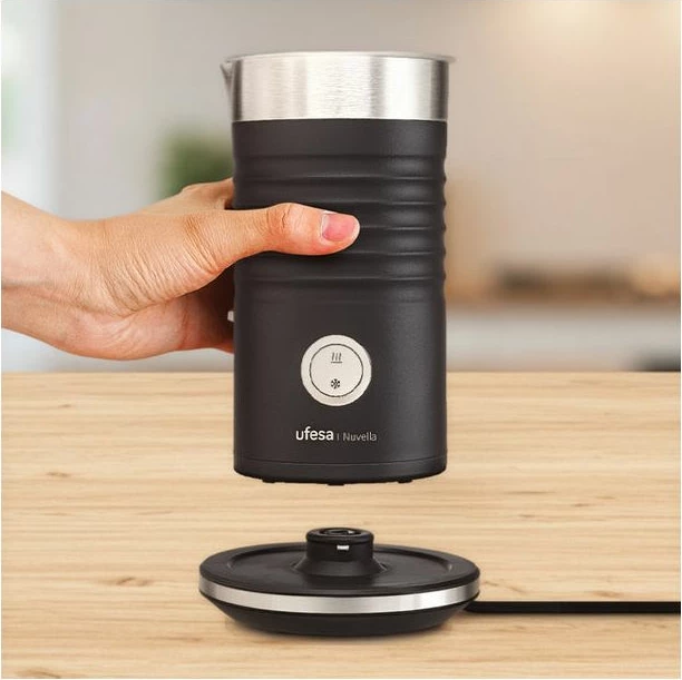 Shkumëzues qumështi UFESA Nuvella 600 W 200 ml, i zi