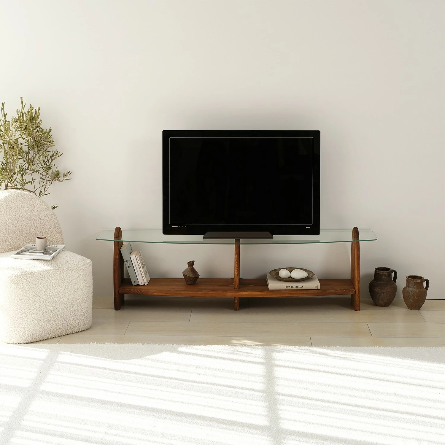 Komodë TV Skye Decor, ngjyrë gështenjë, xham transparent