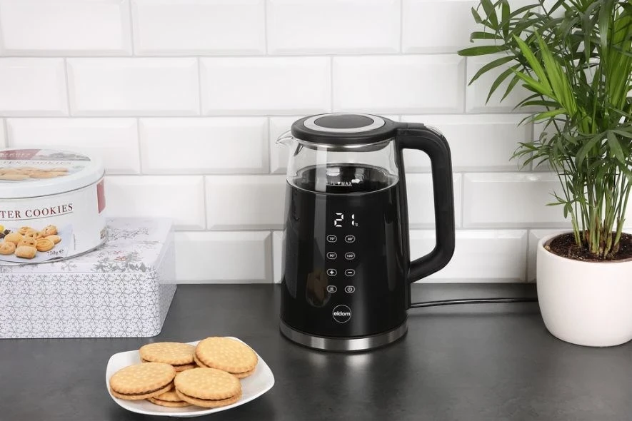 Vluese uji ELDOM C530 NEVO, 1.7 L, 2200 W, e zezë/transparente