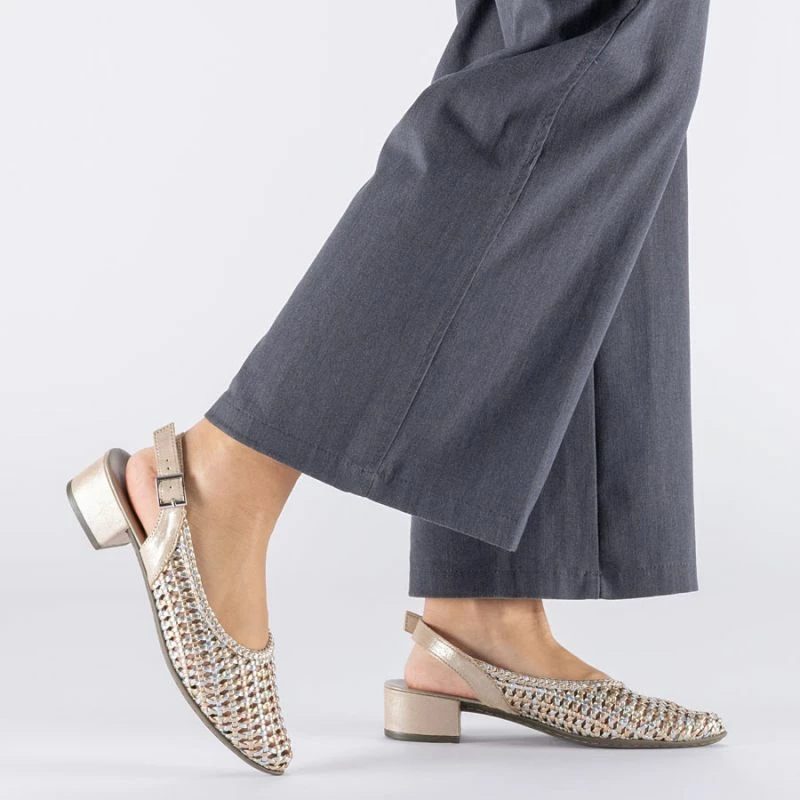 Sandale femra Rieker 47078-90, bezh metalike