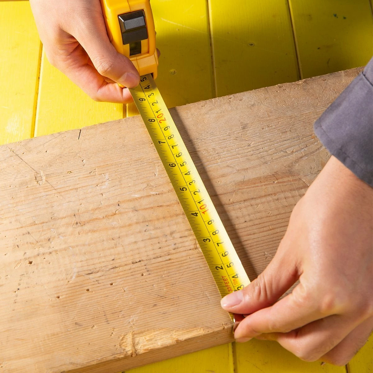 Metër çeliku Deli Tools EDL9010Y, 10m/25mm, verdhë