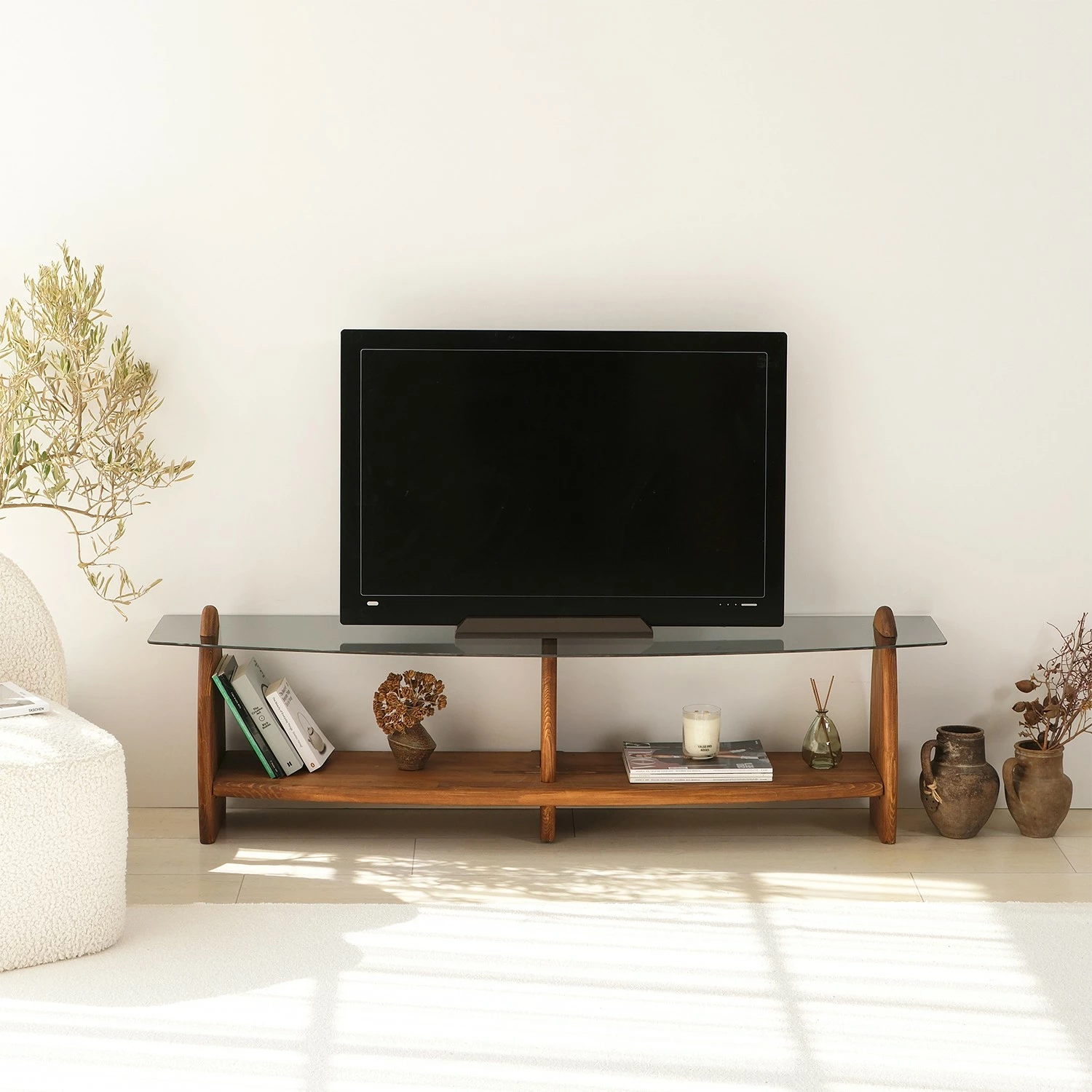 Komodë TV Skye Decor, ngjyrë gështenjë dhe fume