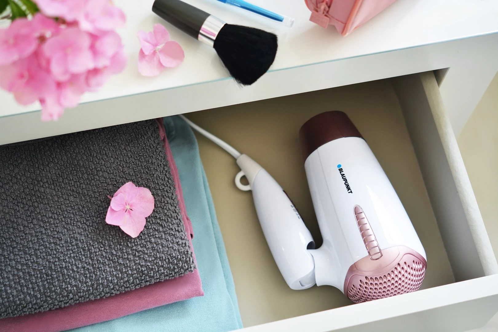 Fen për flokët Blaupunkt HDD301RO, 1200 W, i bardhë